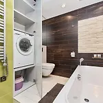Luxurious Walonska With Underground Garage By Renters Apartament Wrocław