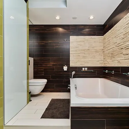 Luxurious Walonska With Underground Garage By Renters Wrocław