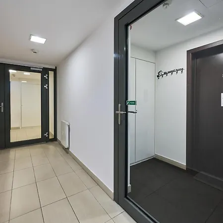 Luxurious Walonska With Underground Garage By Renters Apartment