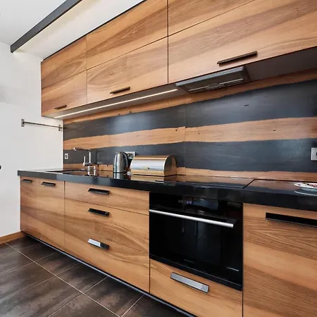Luxurious Walonska With Underground Garage By Renters Apartment *
